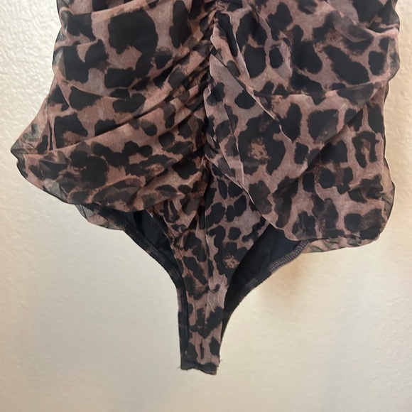 Leopard Print Ruched Bodysuit - Picture 8 of 8